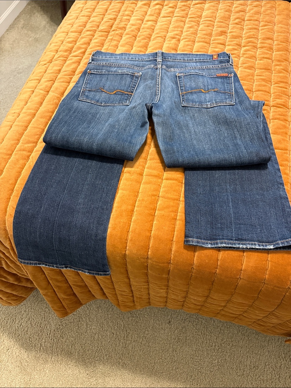 7 For All Mankind- Women's Bootcut Jeans in Mid Blue - Classic Five-Pocket Style - Picture 6 of 8